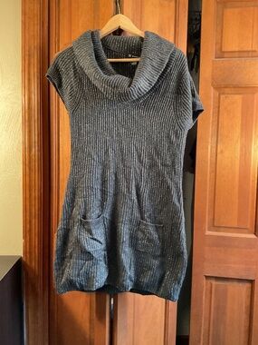 INC BRAND black and silver short sleeve cow neck sweater dress